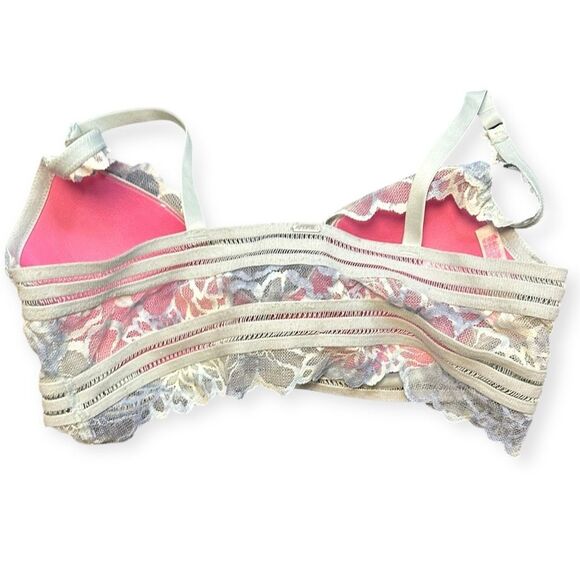 PINK VICTORIA’S SECRET Light Blue White Floral Lace Bralette Lightly Lined Size - Picture 2 of 5